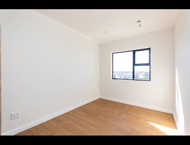 3 BEDROOM APARTMENT FOR SALE IN SANDOWN